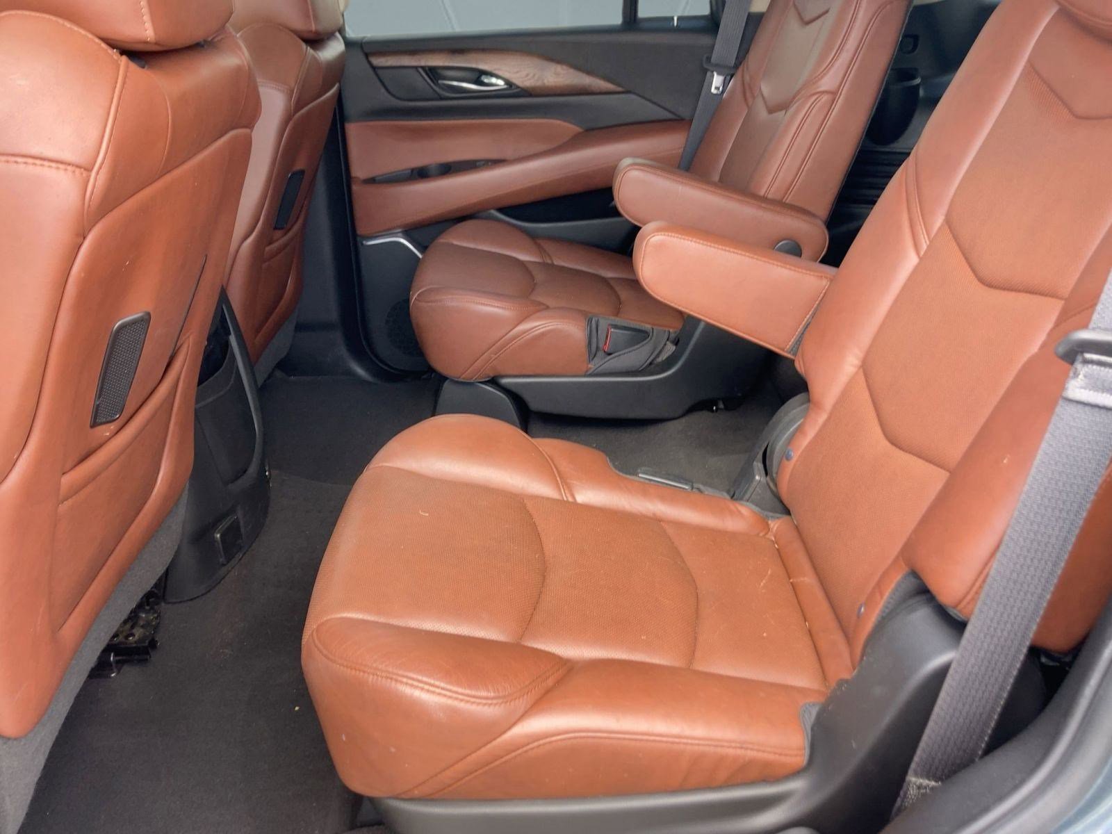 Used 2019 Cadillac Escalade Premium Luxury image 14