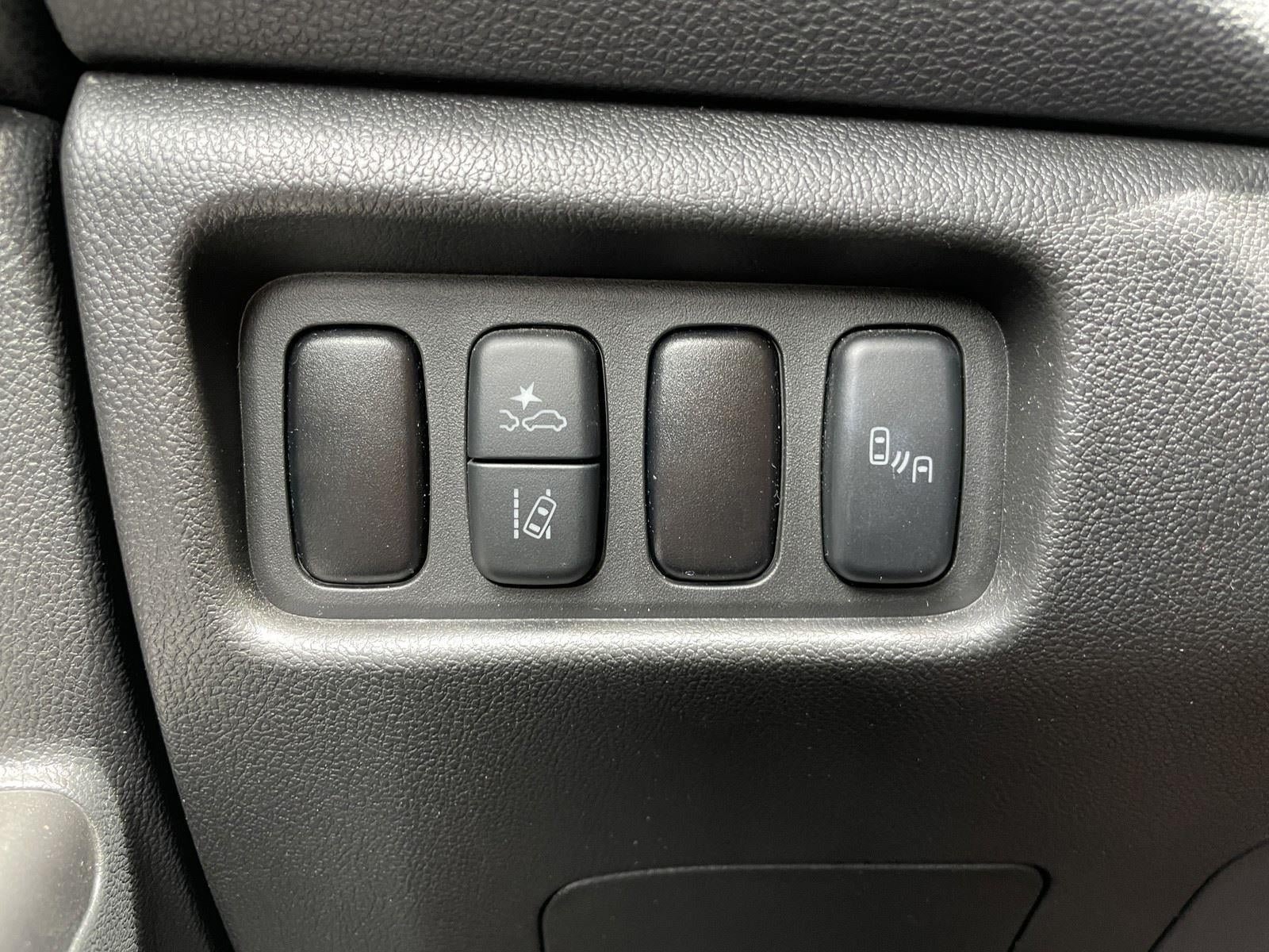 Used 2025 Mitsubishi Outlander Sport SE AWD/4WD image 33