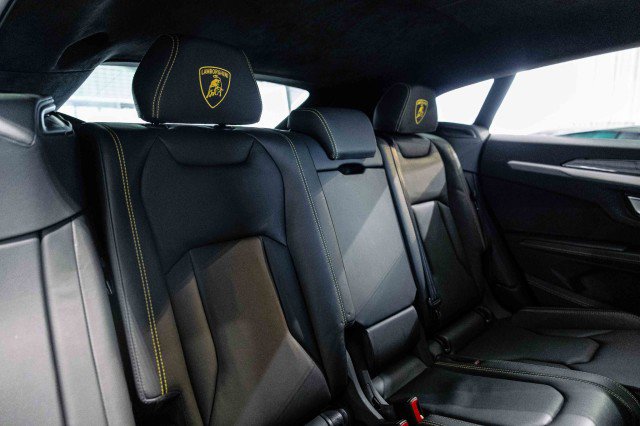 Used 2022 Lamborghini Urus image 34