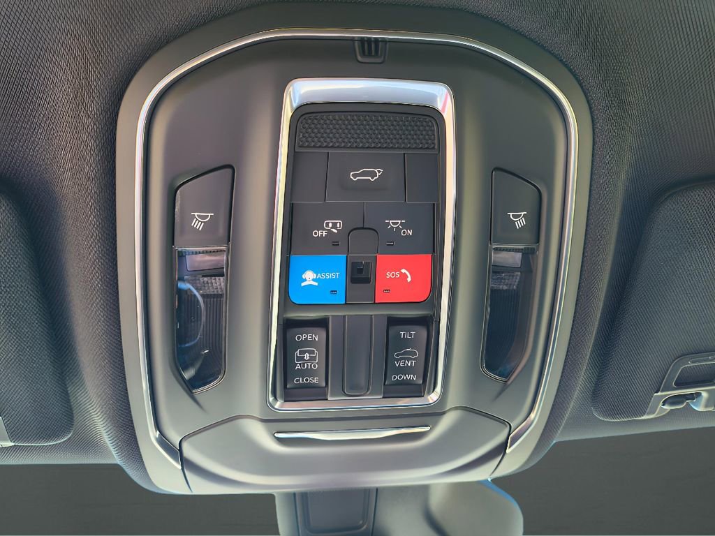 New 2025 Jeep Grand Cherokee Altitude image 25