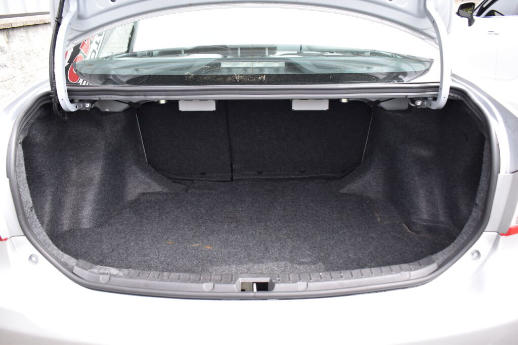 Used 2012 Toyota Corolla LE image 21