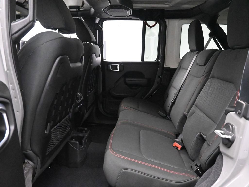 Used 2022 Jeep Wrangler Unlimited Rubicon w/ Dual Top Group AWD/4WD image 18