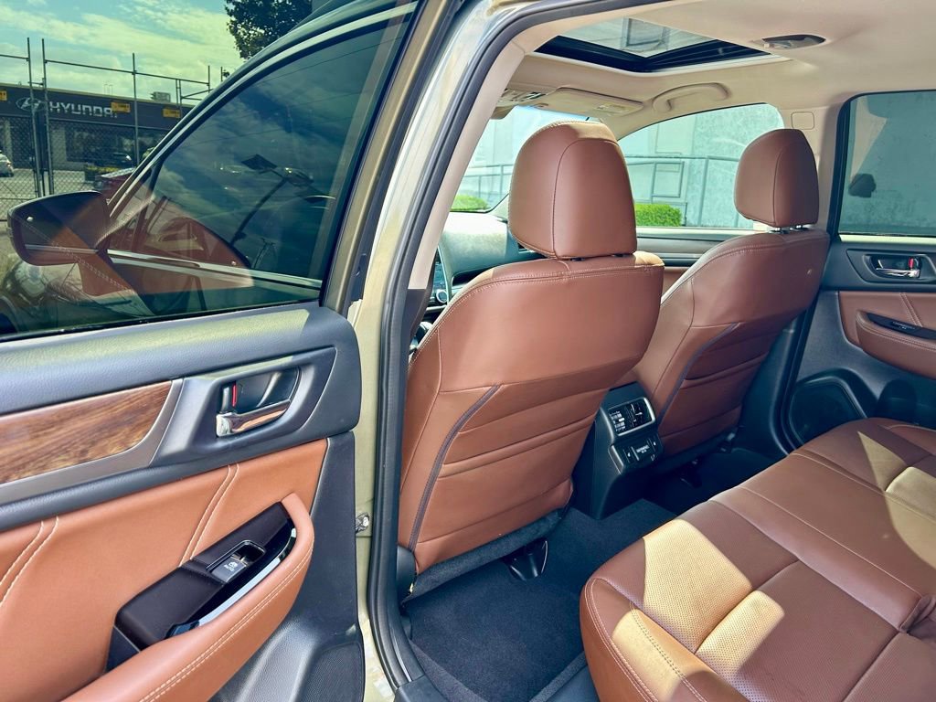 Used 2018 Subaru Outback 3.6R Touring AWD/4WD image 10