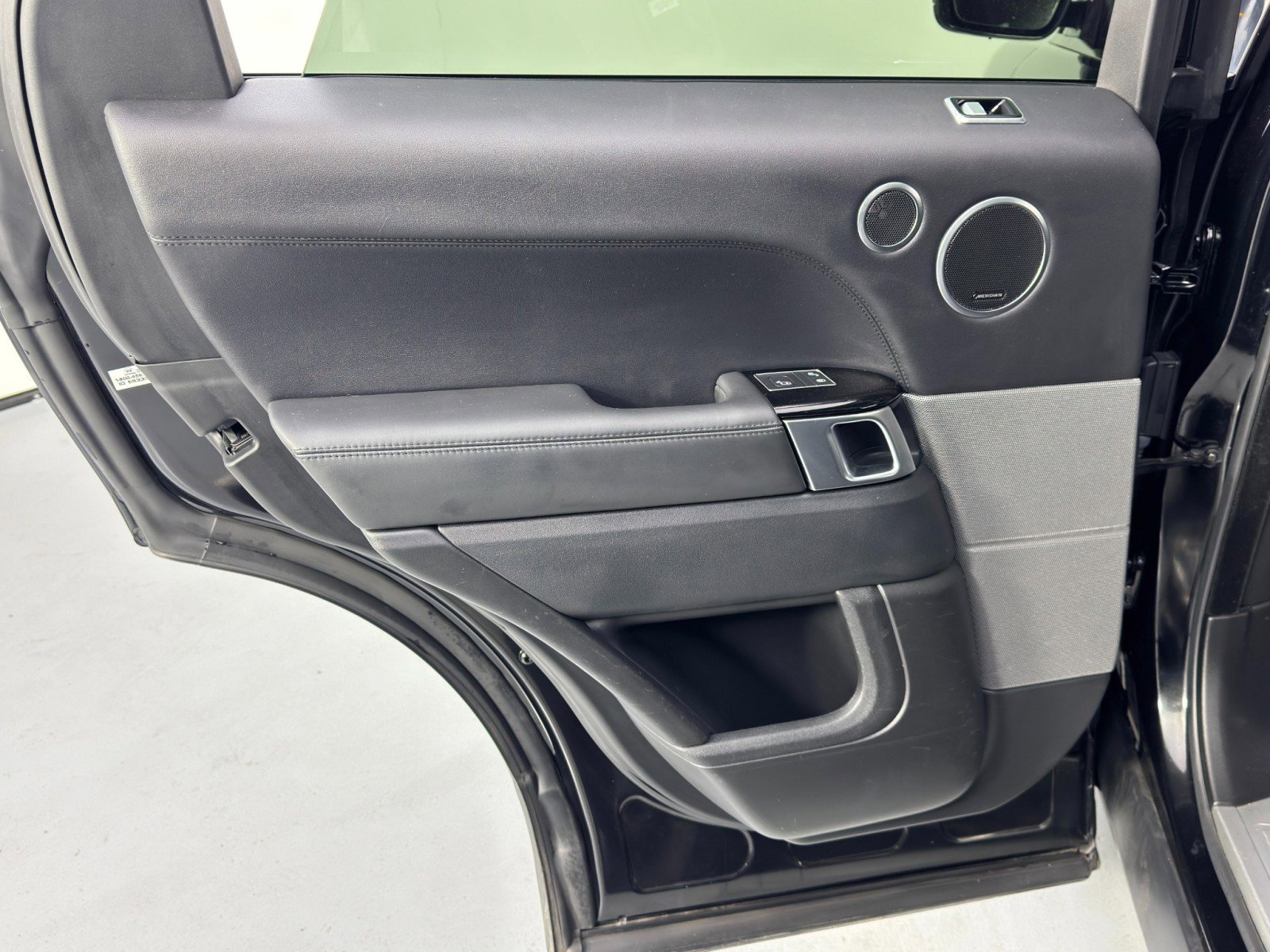 Used 2018 Land Rover Range Rover Sport HSE image 46