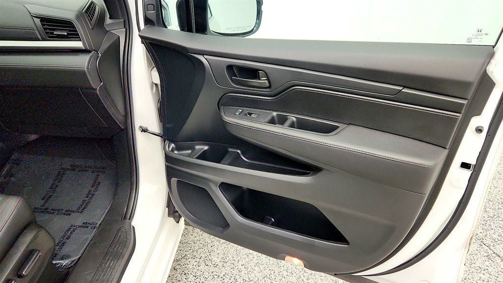 Used 2023 Honda Odyssey Sport image 27