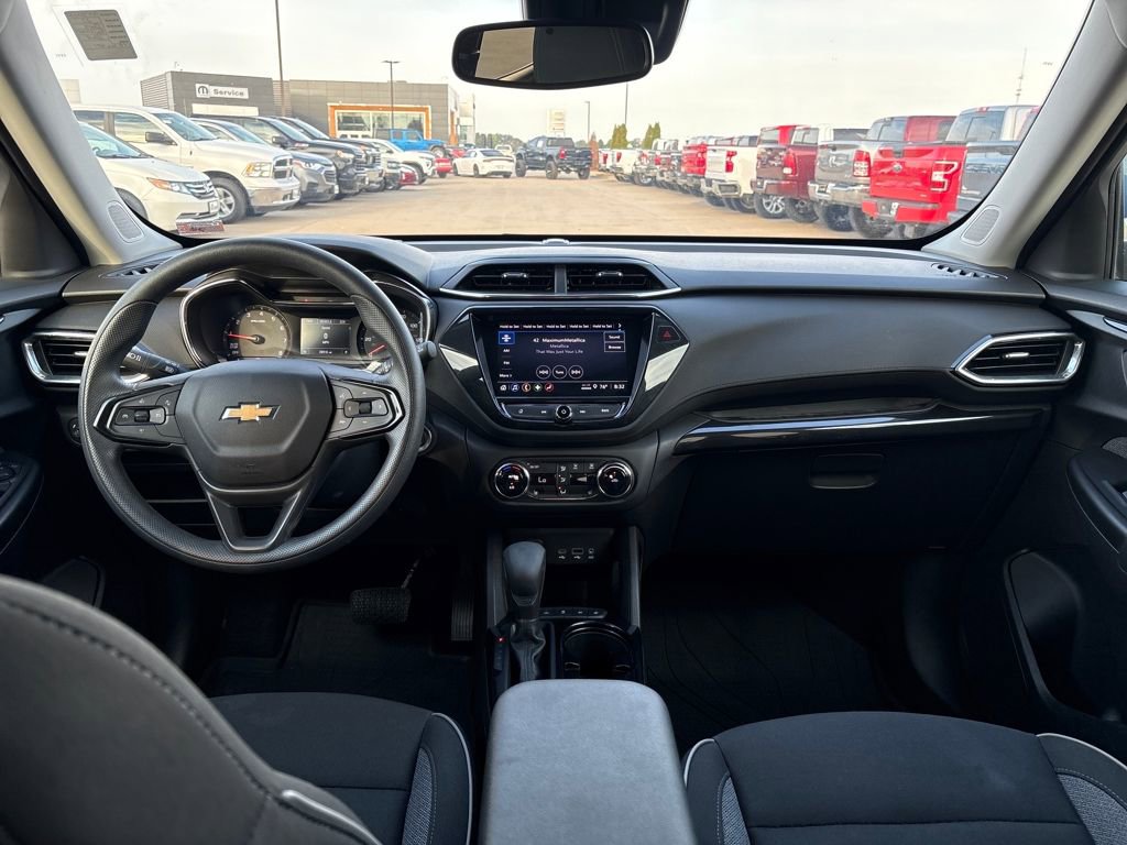 Used 2023 Chevrolet TrailBlazer LT w/ Convenience Package image 18