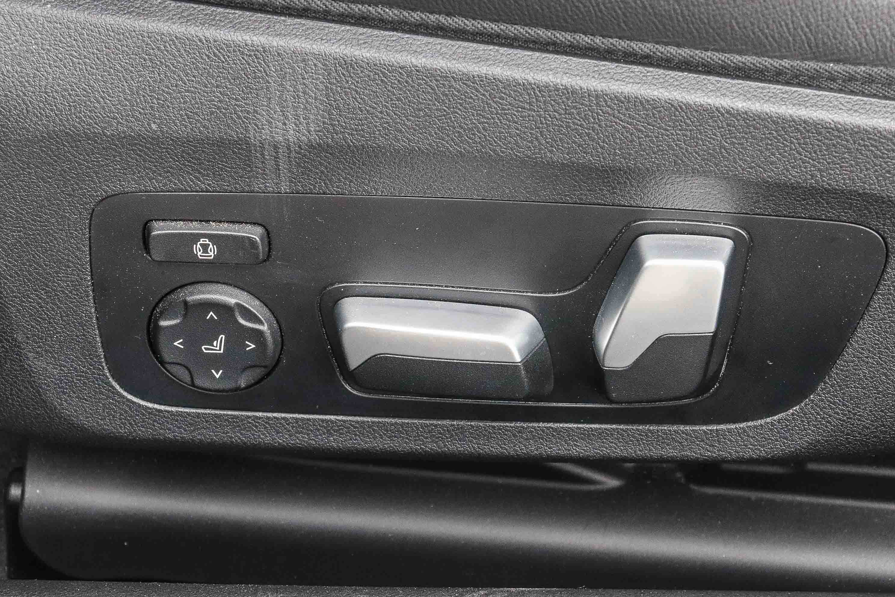 Used 2024 BMW M2 w/ Lighting Package RWD image 21