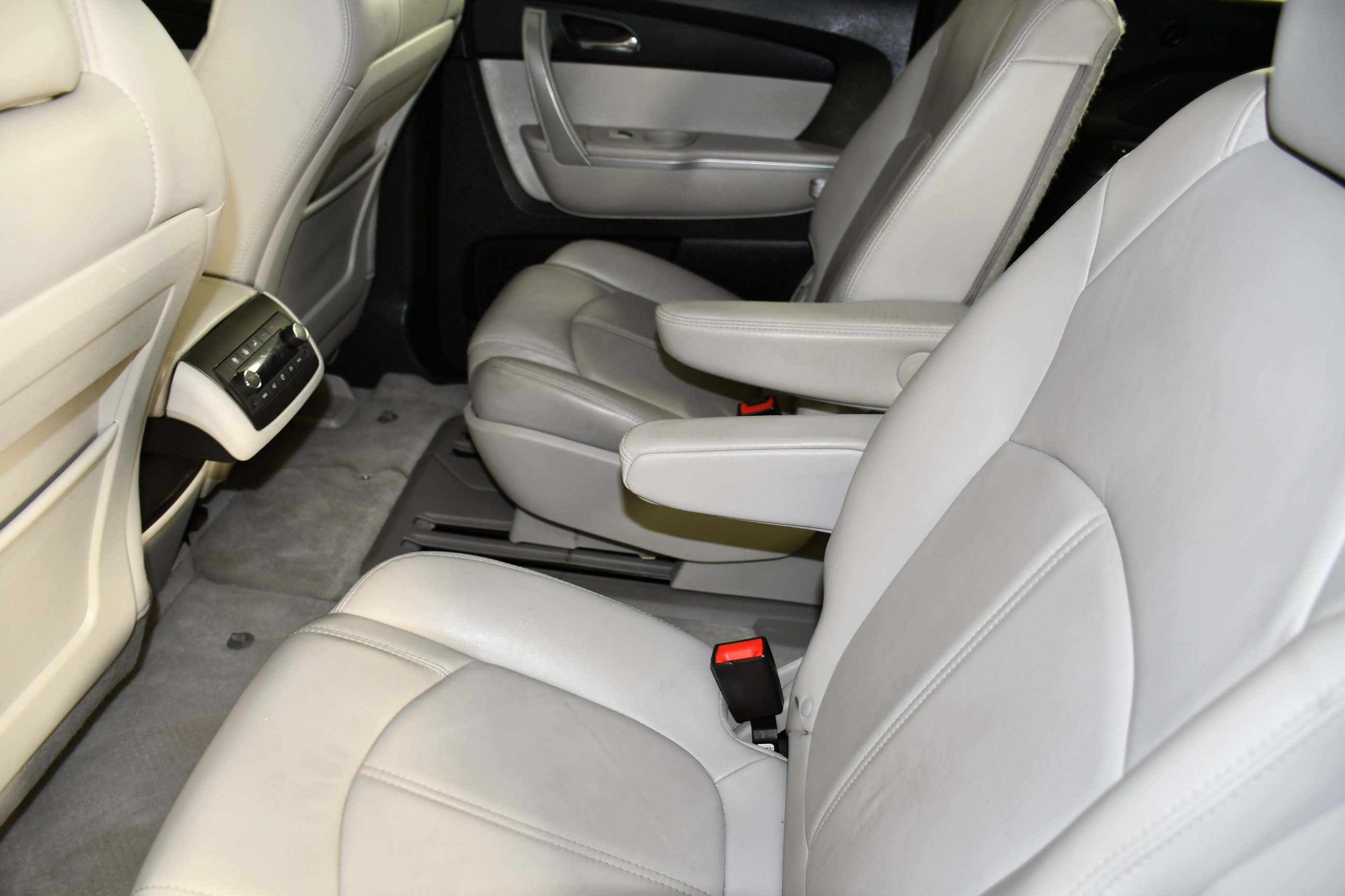 Used 2012 GMC Acadia SLT AWD/4WD image 44