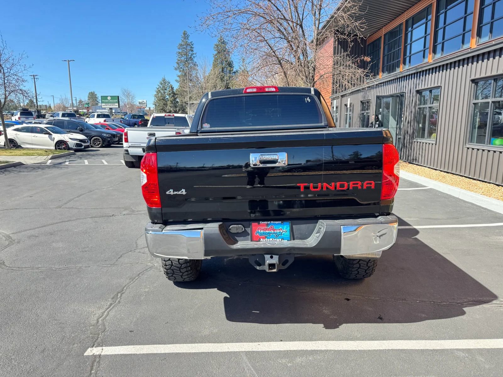 Used 2016 Toyota Tundra SR5 w/ SR5 Upgrade Package image 4