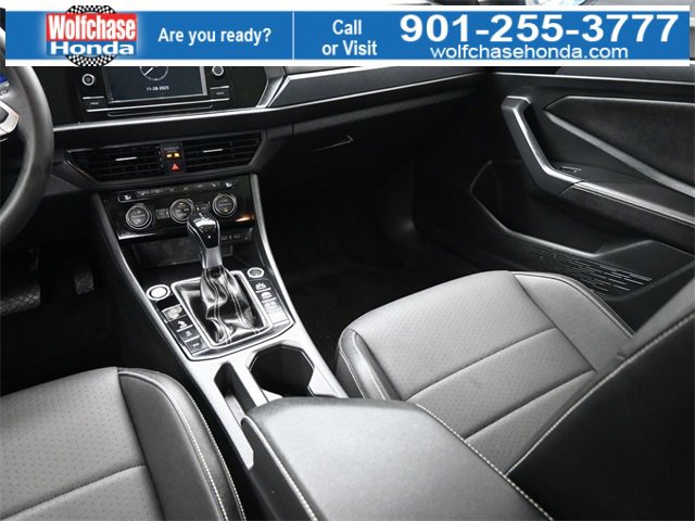 Used 2024 Volkswagen Jetta SE w/ Panoramic Sunroof Package image 11