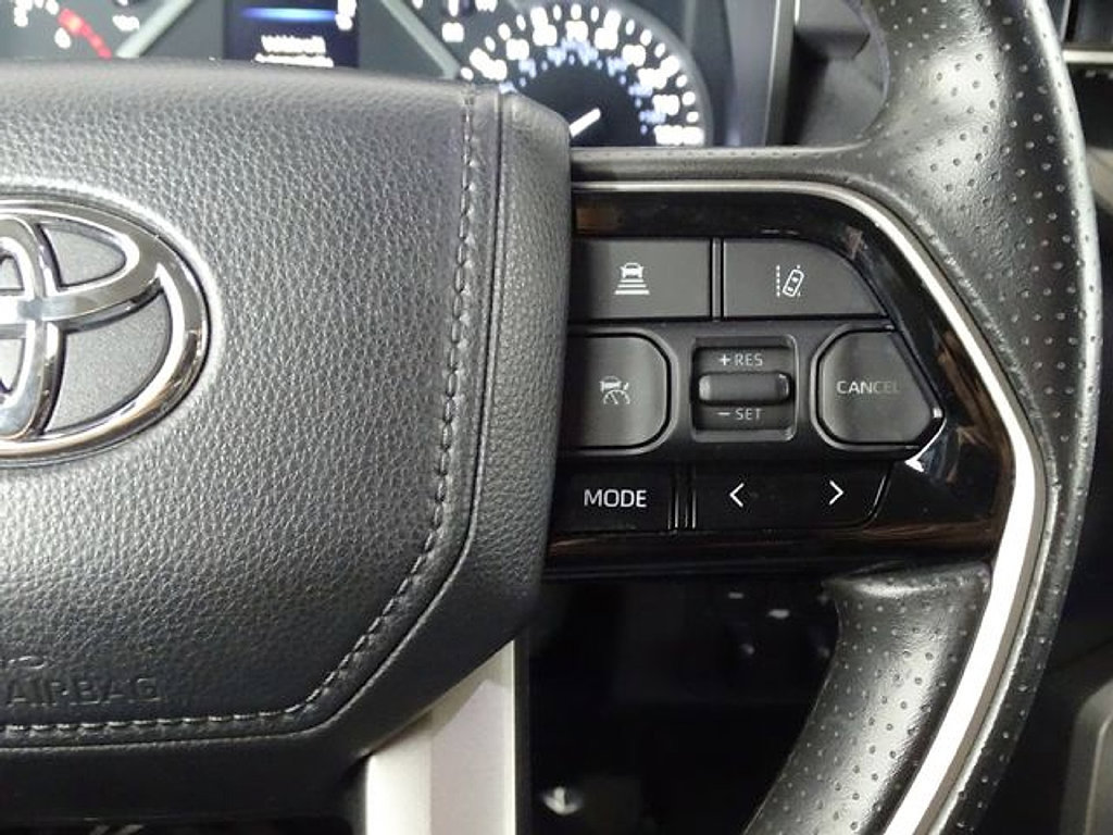 Used 2022 Toyota Tundra SR5 w/ SR5 Convenience Package AWD/4WD image 23