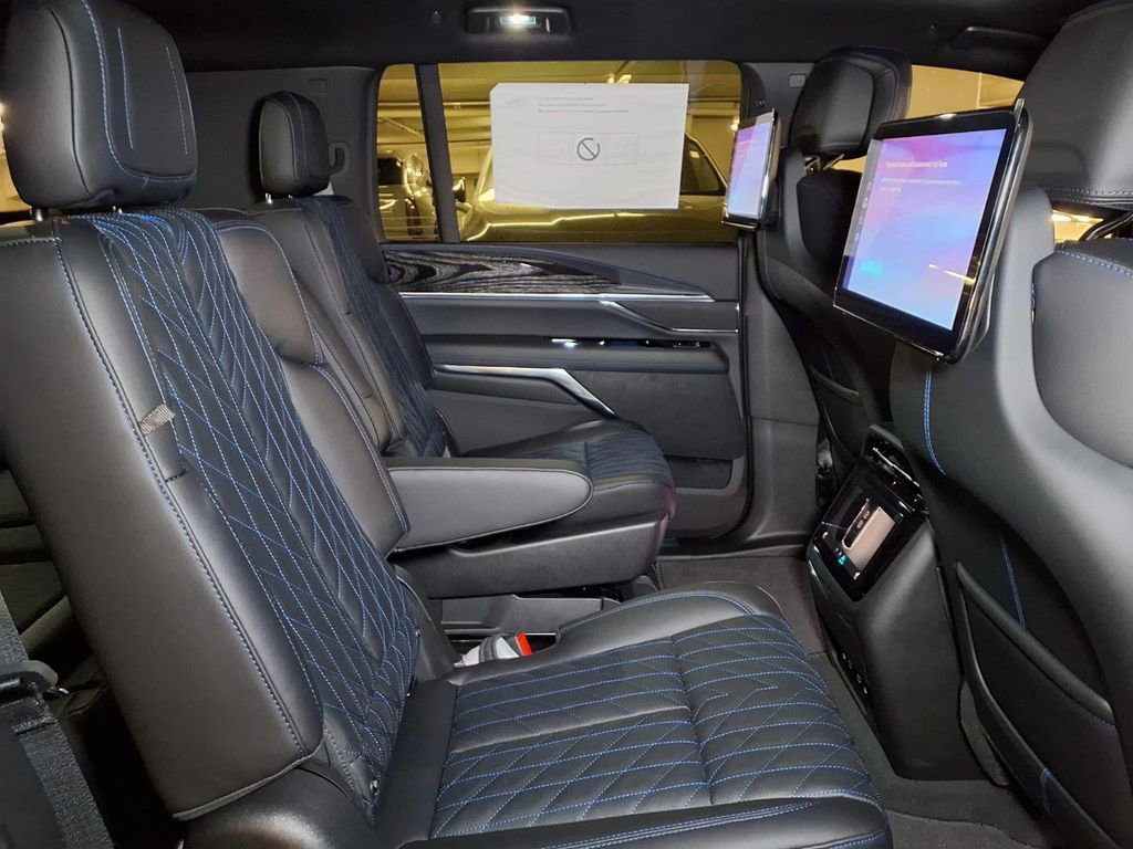 New 2026 Cadillac Escalade IQL Sport 1 AWD/4WD image 7