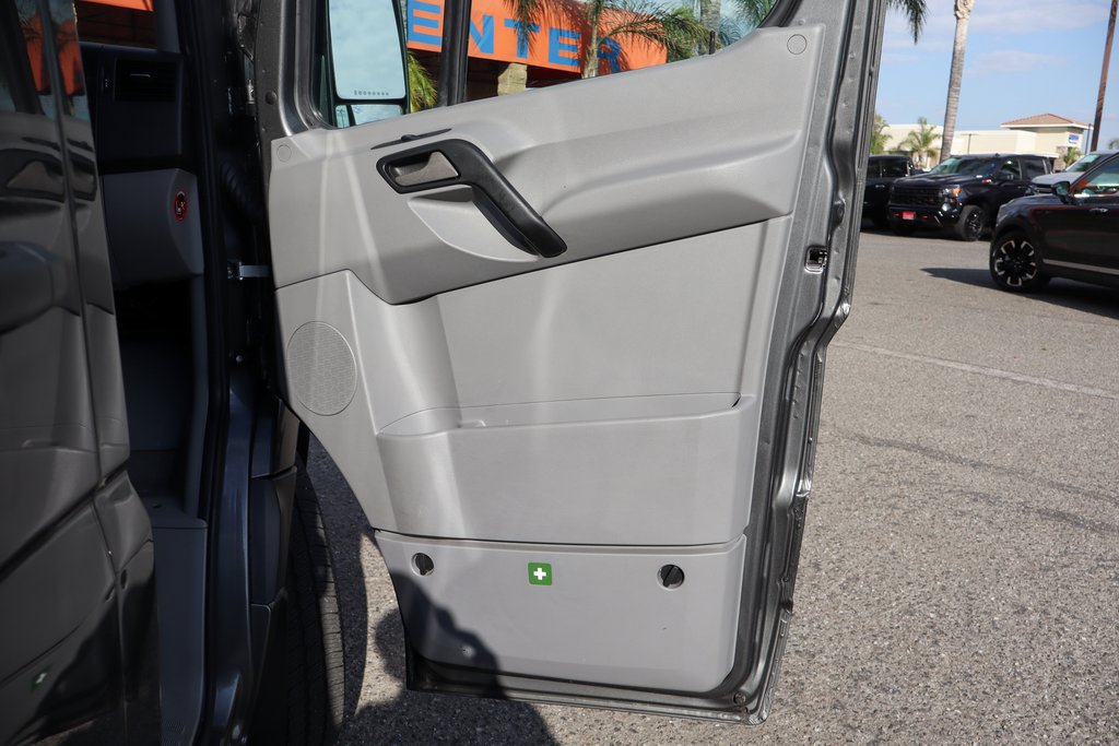 Used 2018 Mercedes-Benz Sprinter 2500 image 38