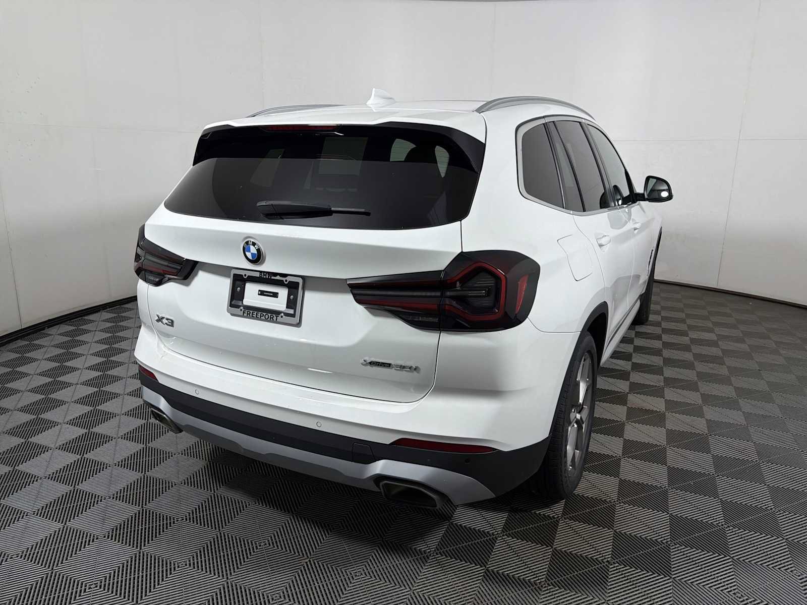 Used 2024 BMW X3 xDrive30i w/ Convenience Package AWD/4WD image 6