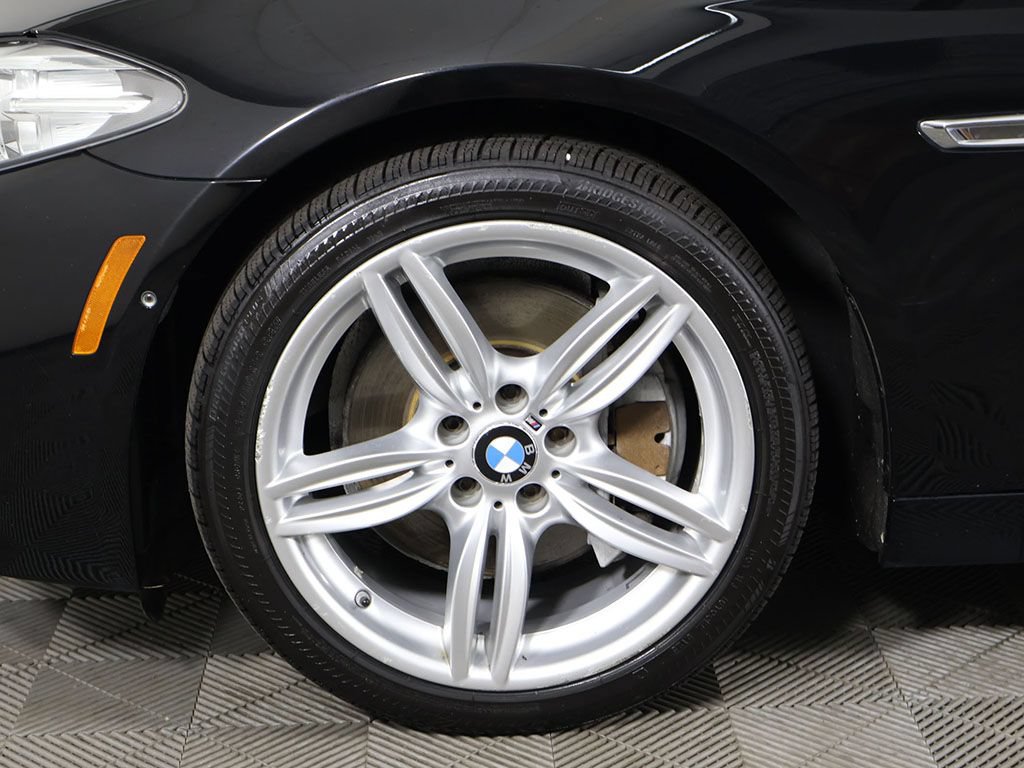 Used 2015 BMW 550i xDrive Sedan AWD/4WD image 23