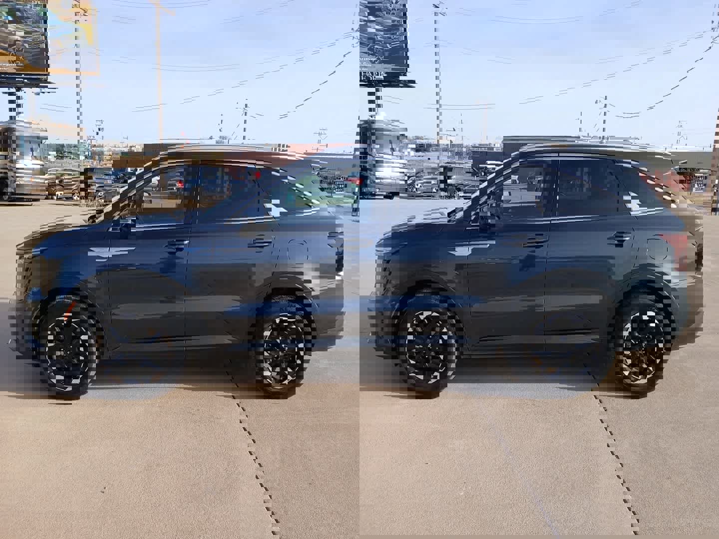 Used 2024 Kia Sorento S image 3