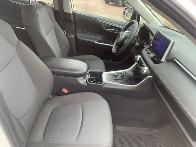 Used 2025 Toyota RAV4 XLE image 31
