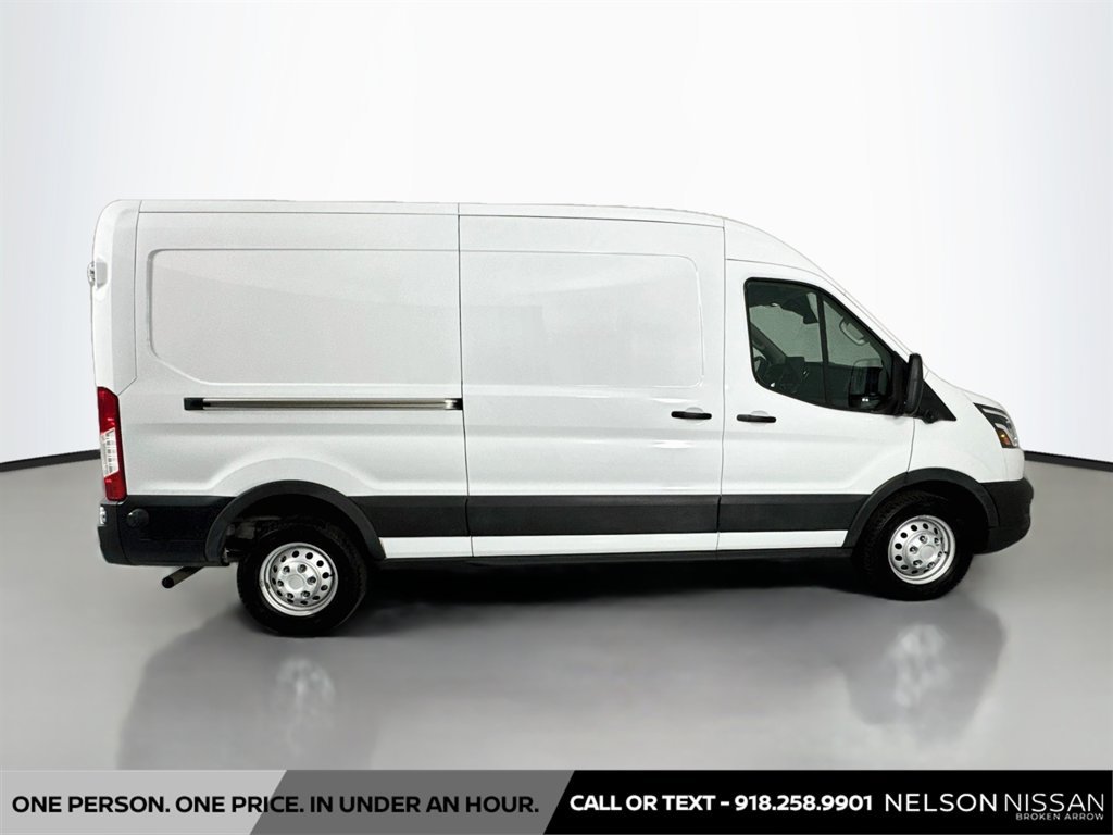 Used 2025 Ford Transit 350 148 Medium Roof AWD image 4