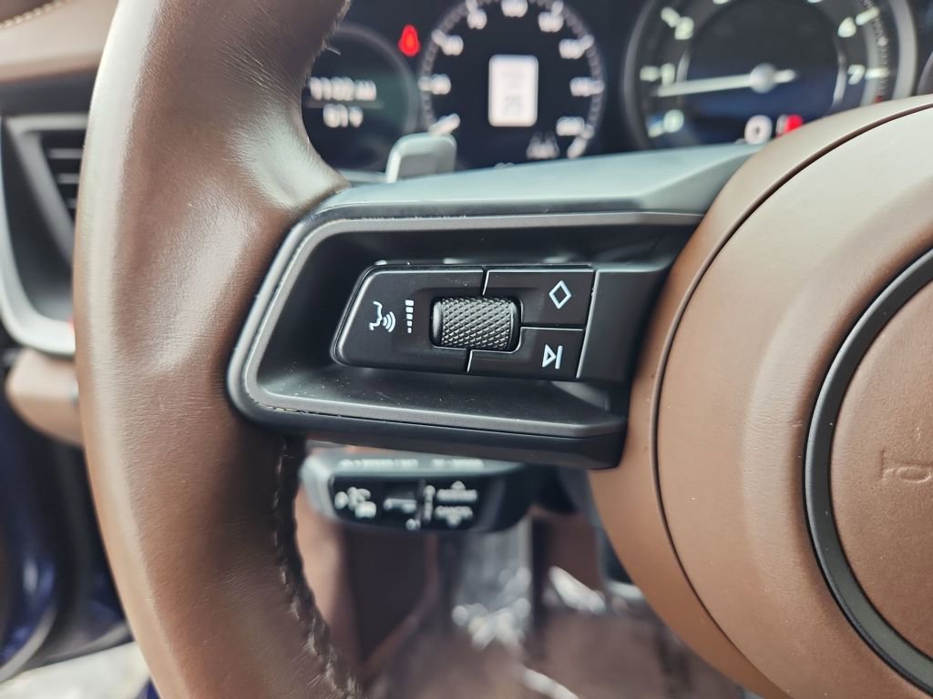 Used 2020 Porsche 911 image 17