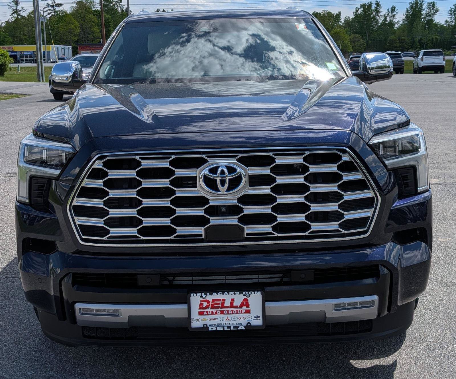 Used 2023 Toyota Sequoia Capstone AWD/4WD image 2
