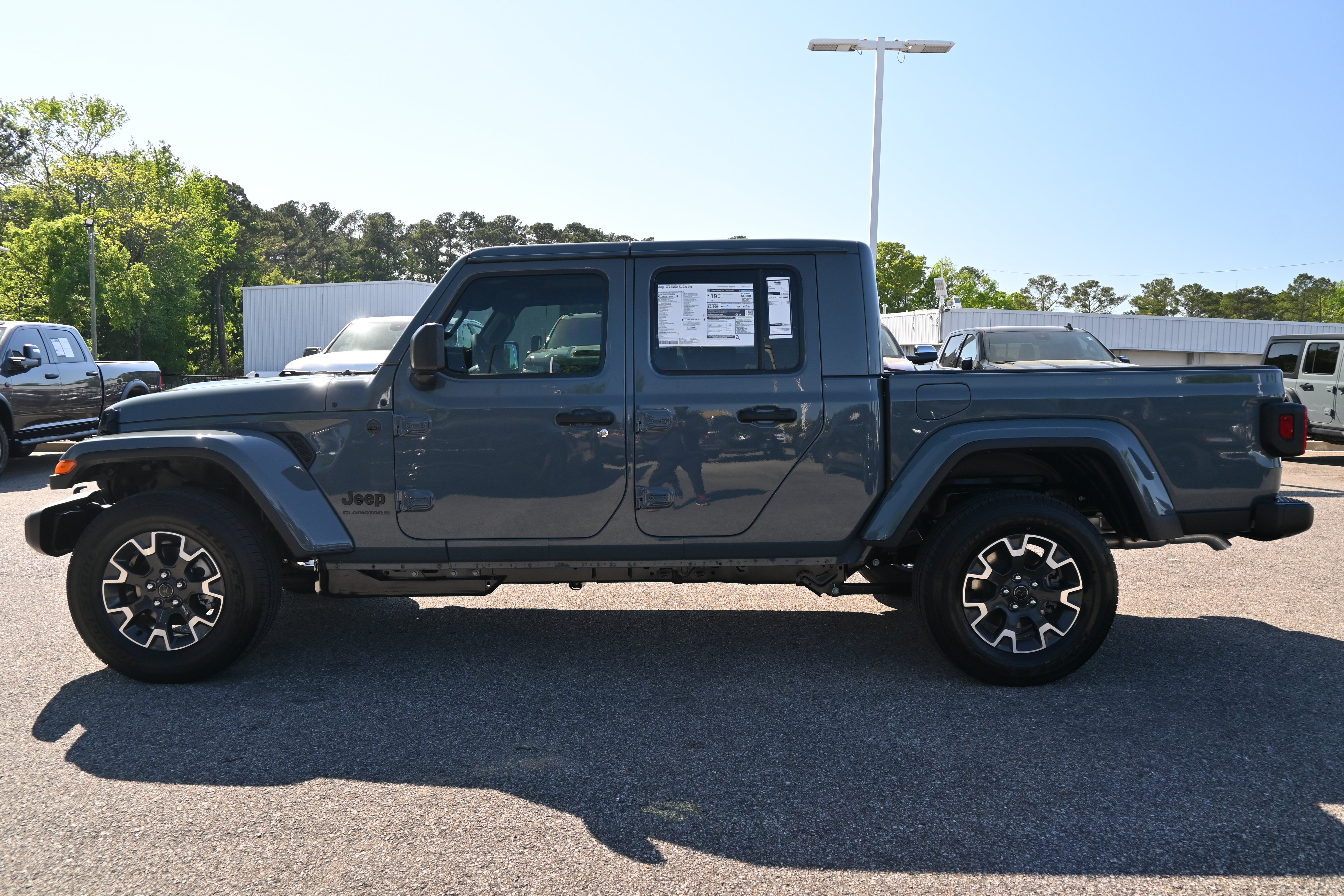 New 2026 Jeep Gladiator Sport AWD/4WD image 7