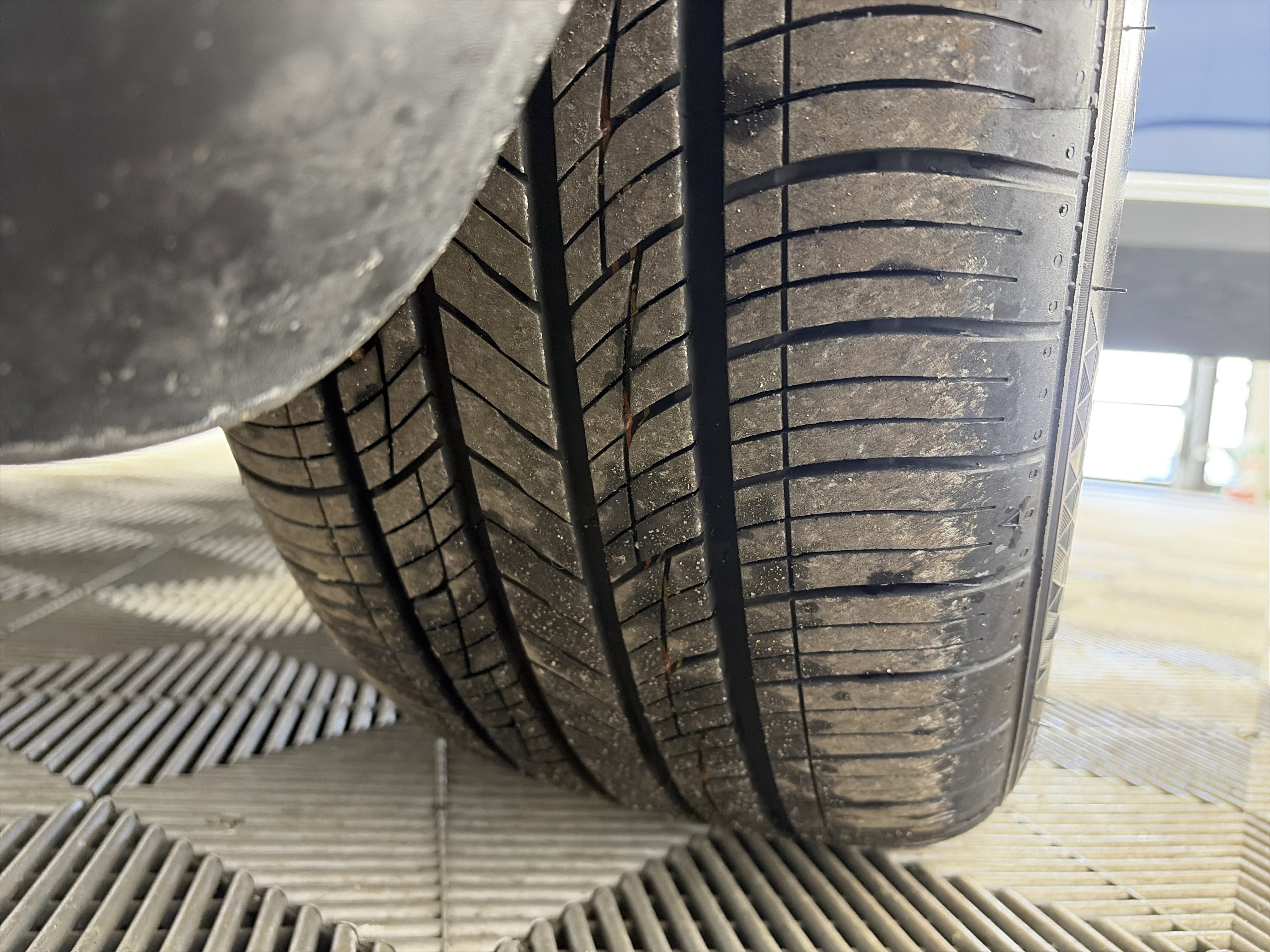 Used 2025 Volkswagen Atlas SEL image 13