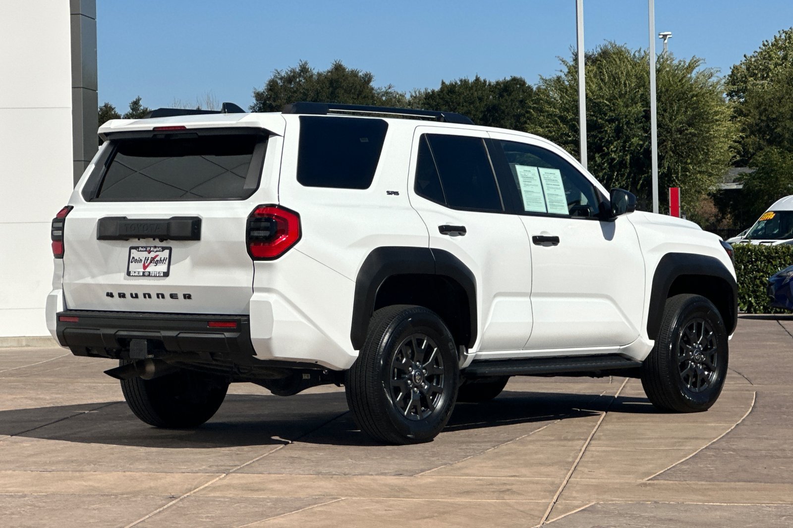Certified 2025 Toyota 4Runner SR5 AWD/4WD image 4