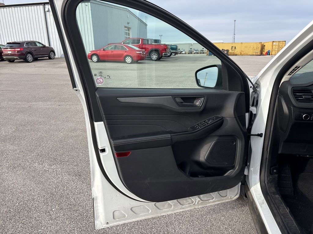 Used 2025 Ford Escape Active image 14