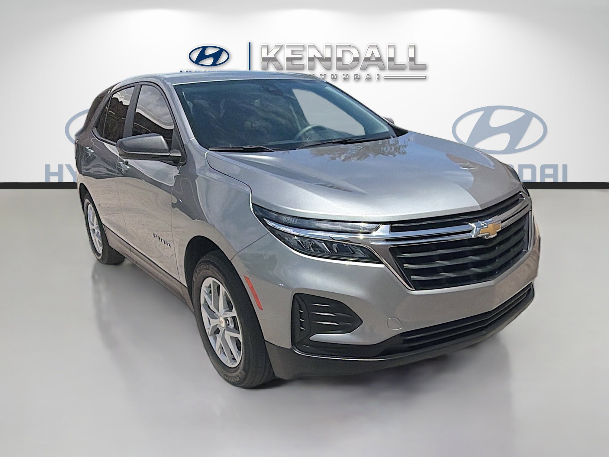 Used 2023 Chevrolet Equinox LS w/ LS Convenience Package FWD image 1