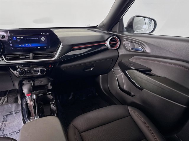 Used 2024 Chevrolet Trax RS w/ Sunroof Package image 25