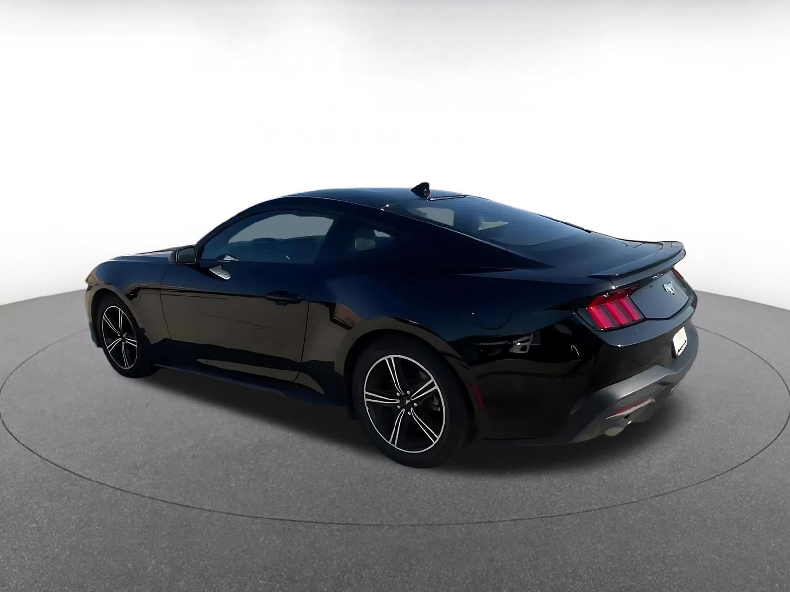 Used 2024 Ford Mustang Premium image 10