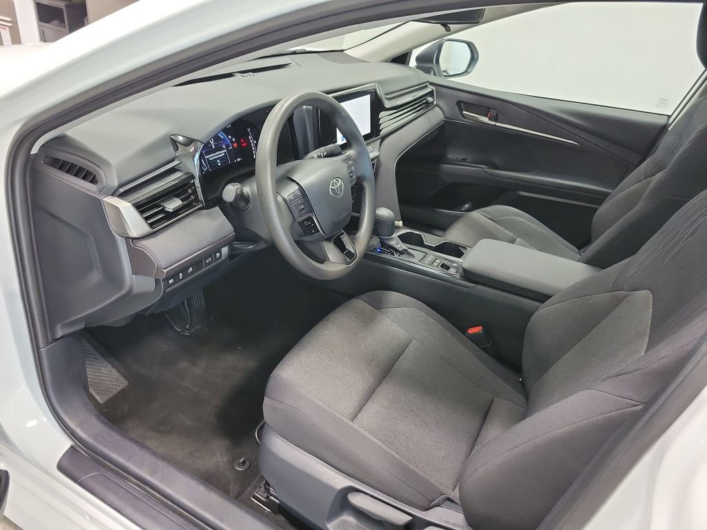 Used 2025 Toyota Camry LE FWD image 31