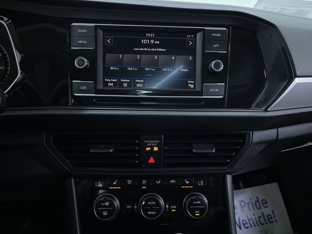 Used 2019 Volkswagen Jetta SE image 20