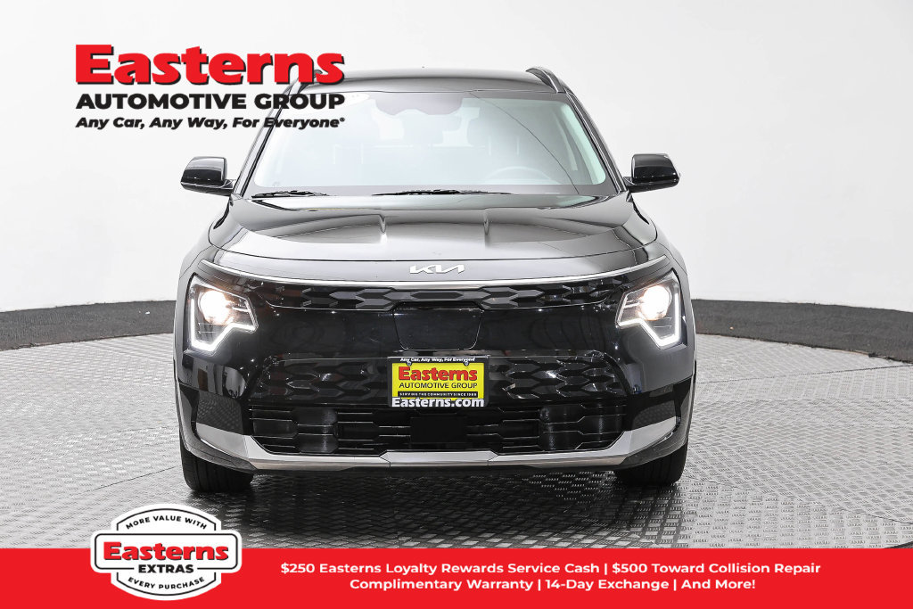 Used 2023 Kia Niro Wind w/ Wind Preserve Package FWD image 3