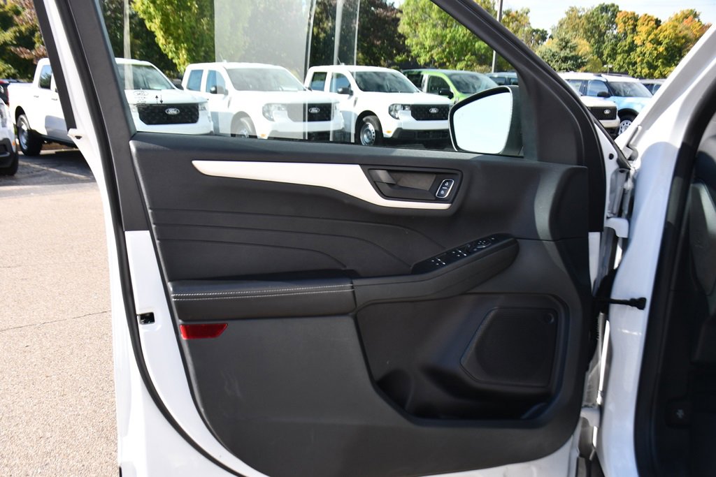 Used 2022 Ford Escape SE w/ Cold Weather Package image 20