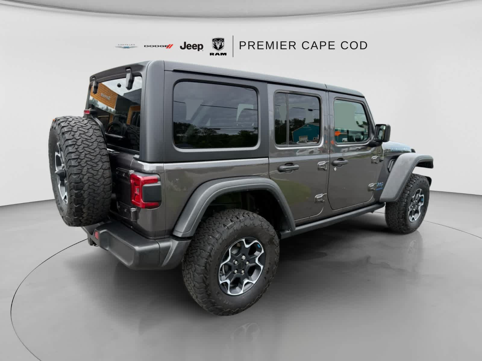 Used 2023 Jeep Wrangler Unlimited Rubicon 4xe w/ Cold Weather Group AWD/4WD image 10