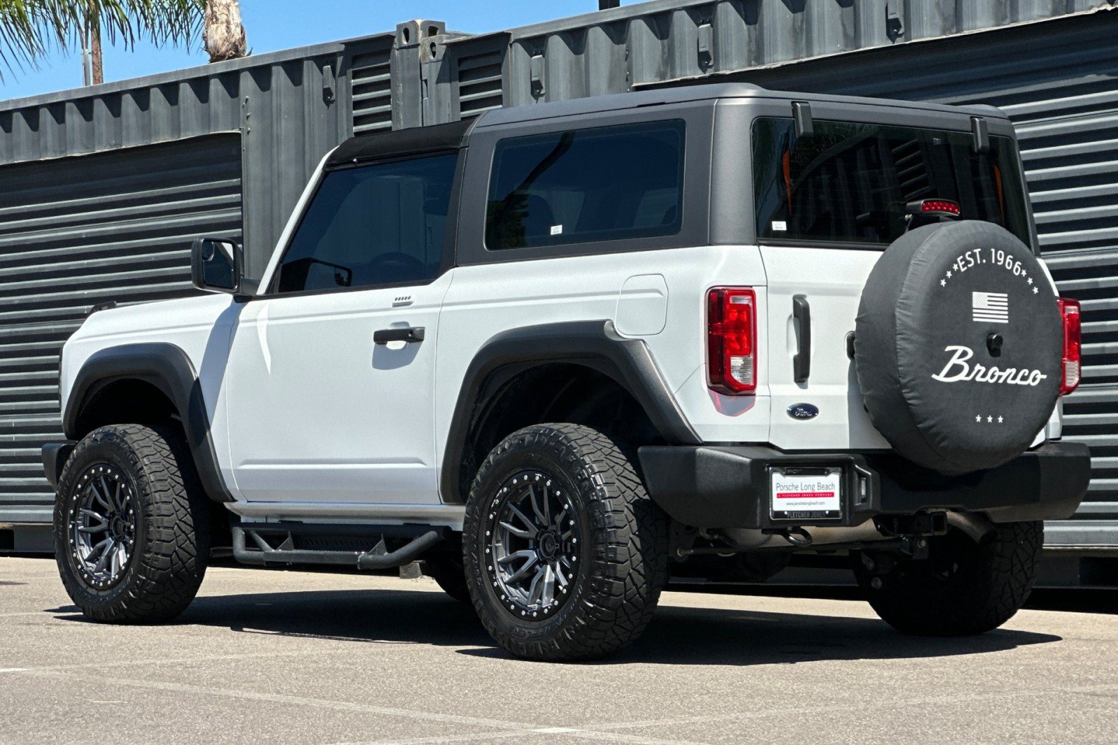 Used 2023 Ford Bronco 2-Door AWD/4WD image 3