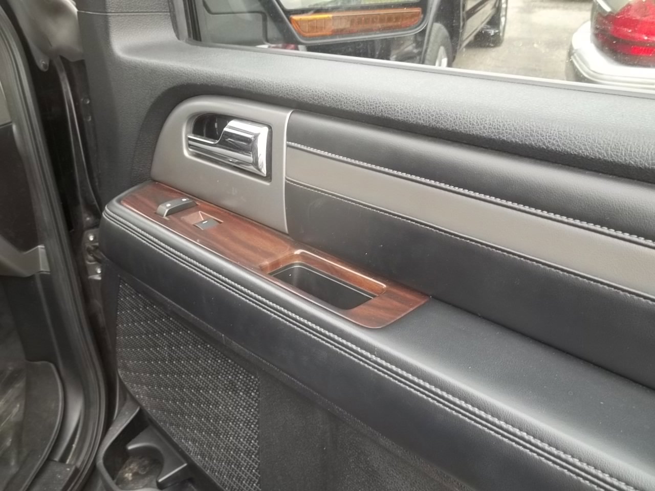 Used 2017 Ford Expedition Max Platinum image 11