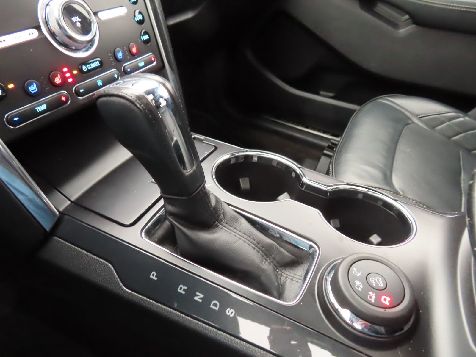 Used 2017 Ford Explorer Platinum image 27