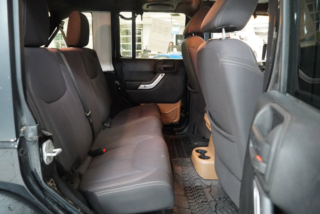 Used 2013 Jeep Wrangler Unlimited Rubicon w/ Connectivity Group image 28