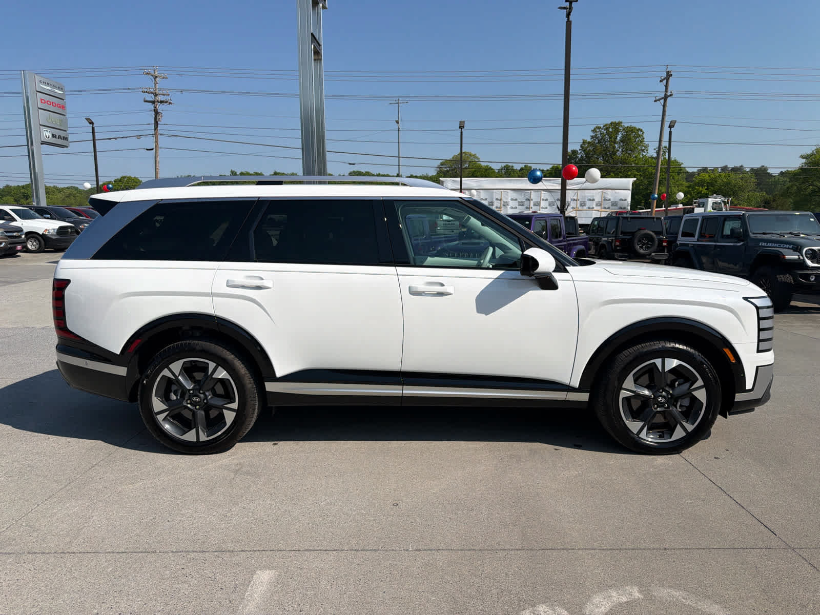 Used 2026 Hyundai Palisade Limited AWD/4WD image 2