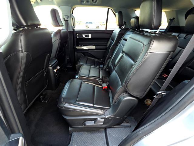 Used 2023 Ford Explorer XLT w/ Equipment Group 202A RWD image 18