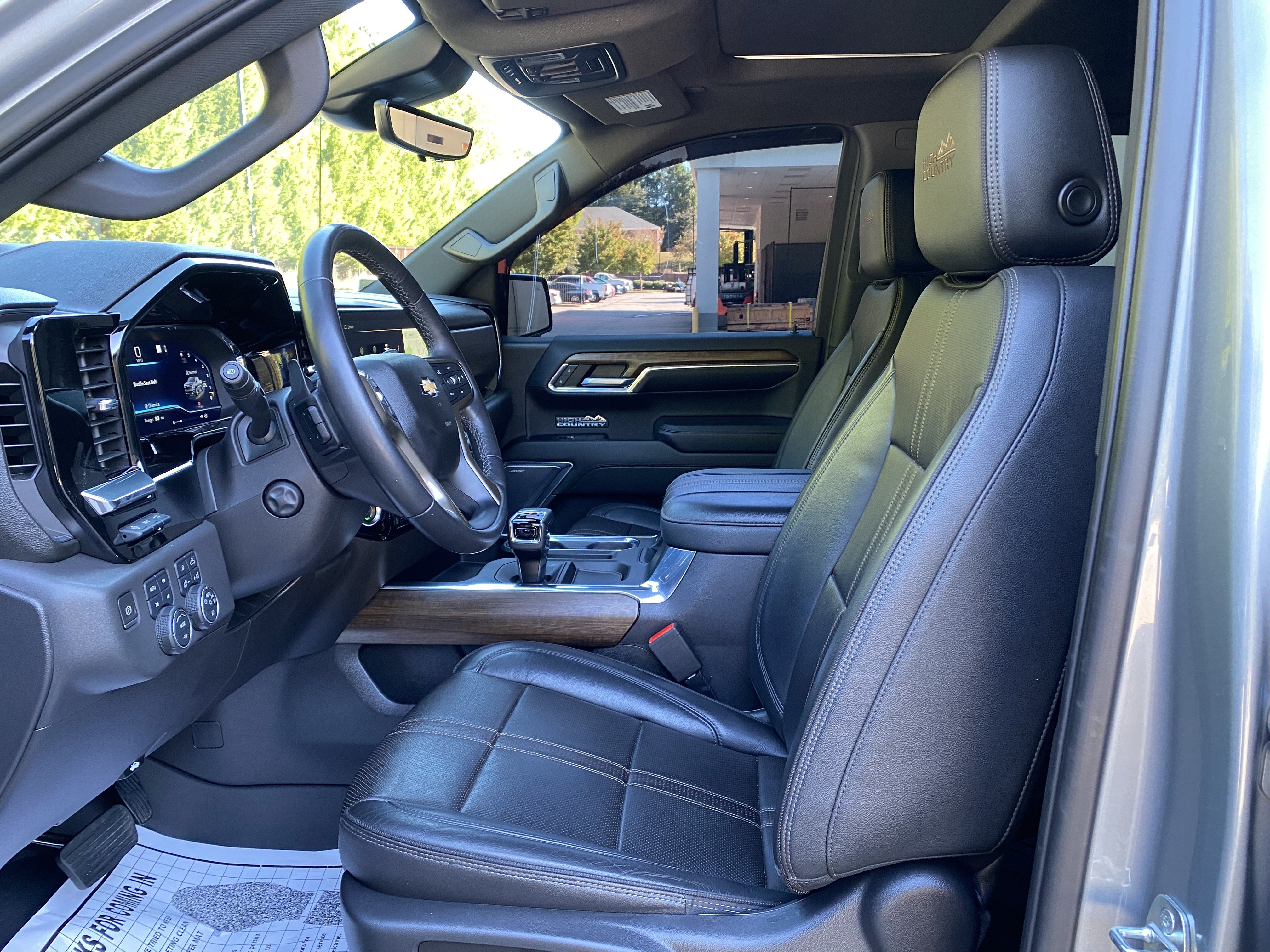 Used 2023 Chevrolet Silverado 1500 High Country w/ High Country Premium Package AWD/4WD image 17