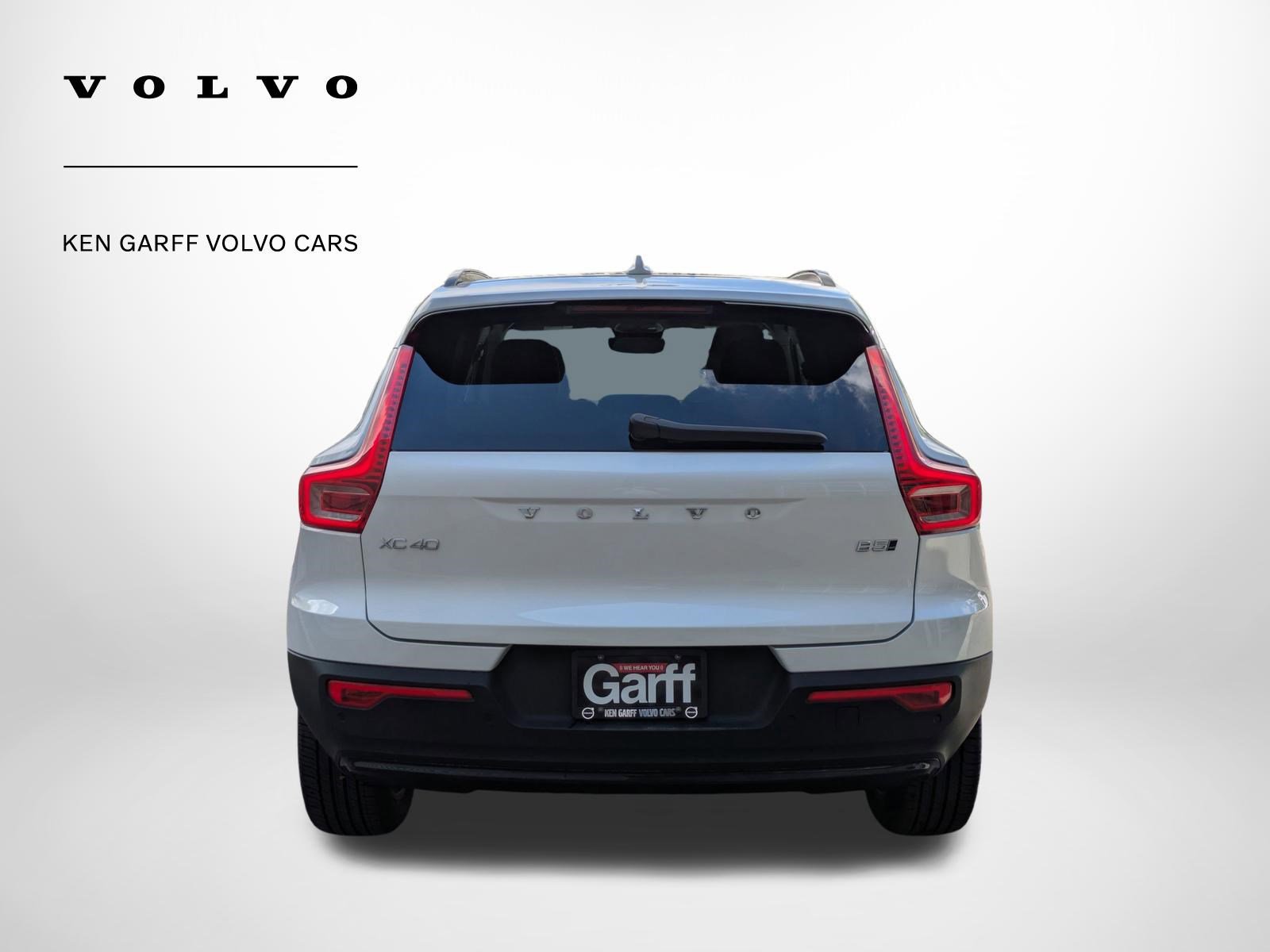 New 2026 Volvo XC40 B5 Plus w/ Climate Package image 4