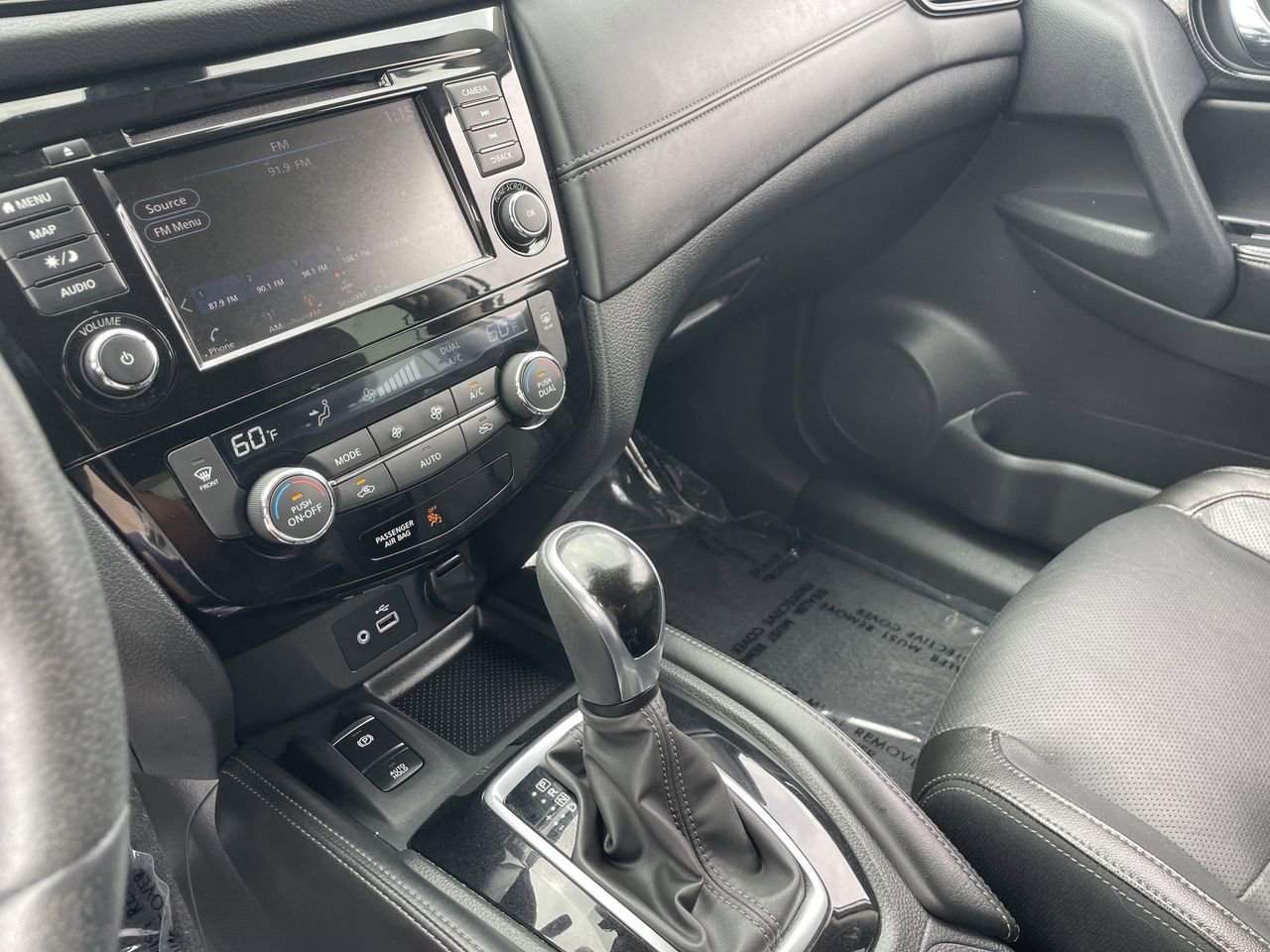 Used 2019 Nissan Rogue SL w/ Premium Package image 25