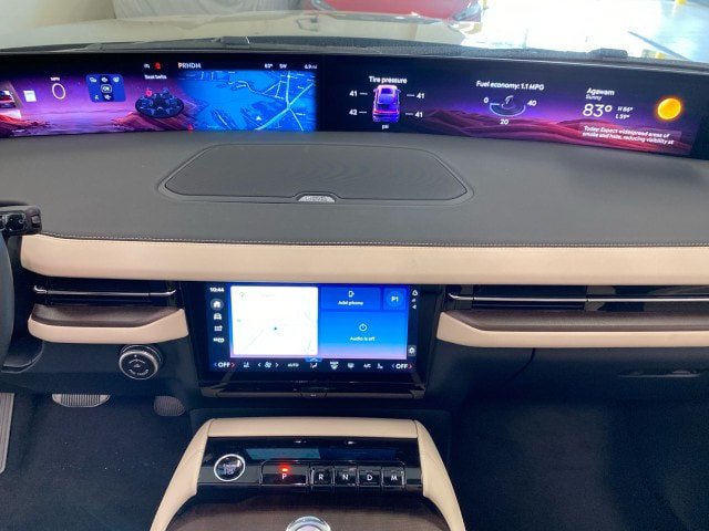 New 2027 Lincoln Navigator Reserve w/ Jet Appearance Package AWD/4WD image 24