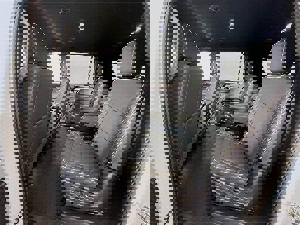 New 2026 GMC Yukon XL Elevation w/ LPO, Elevation Black Package image 19