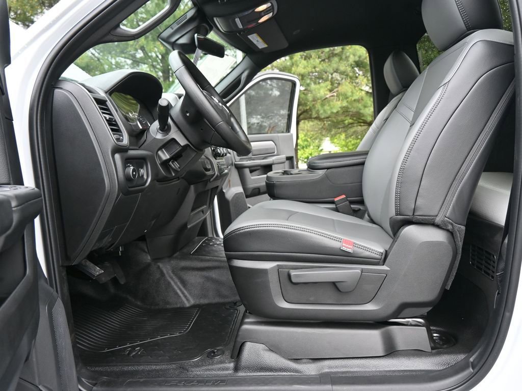 New 2025 RAM 3500 Tradesman image 19