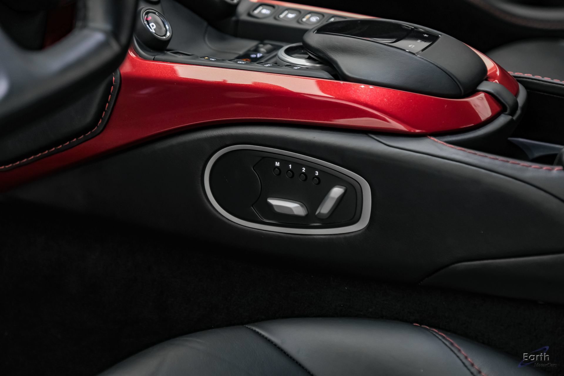 Used 2019 Aston Martin V8 Vantage Coupe RWD image 59