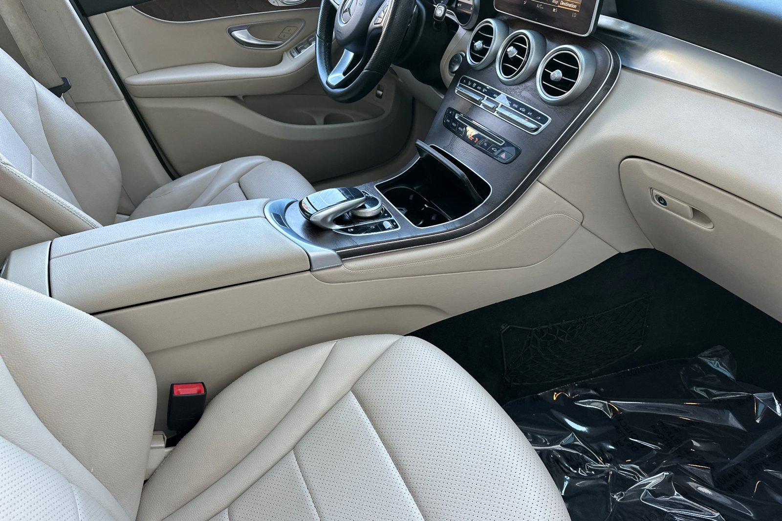 Used 2018 Mercedes-Benz GLC 300 4MATIC image 35